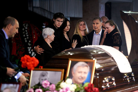 Похороны сына Виктора Тихонова Василия